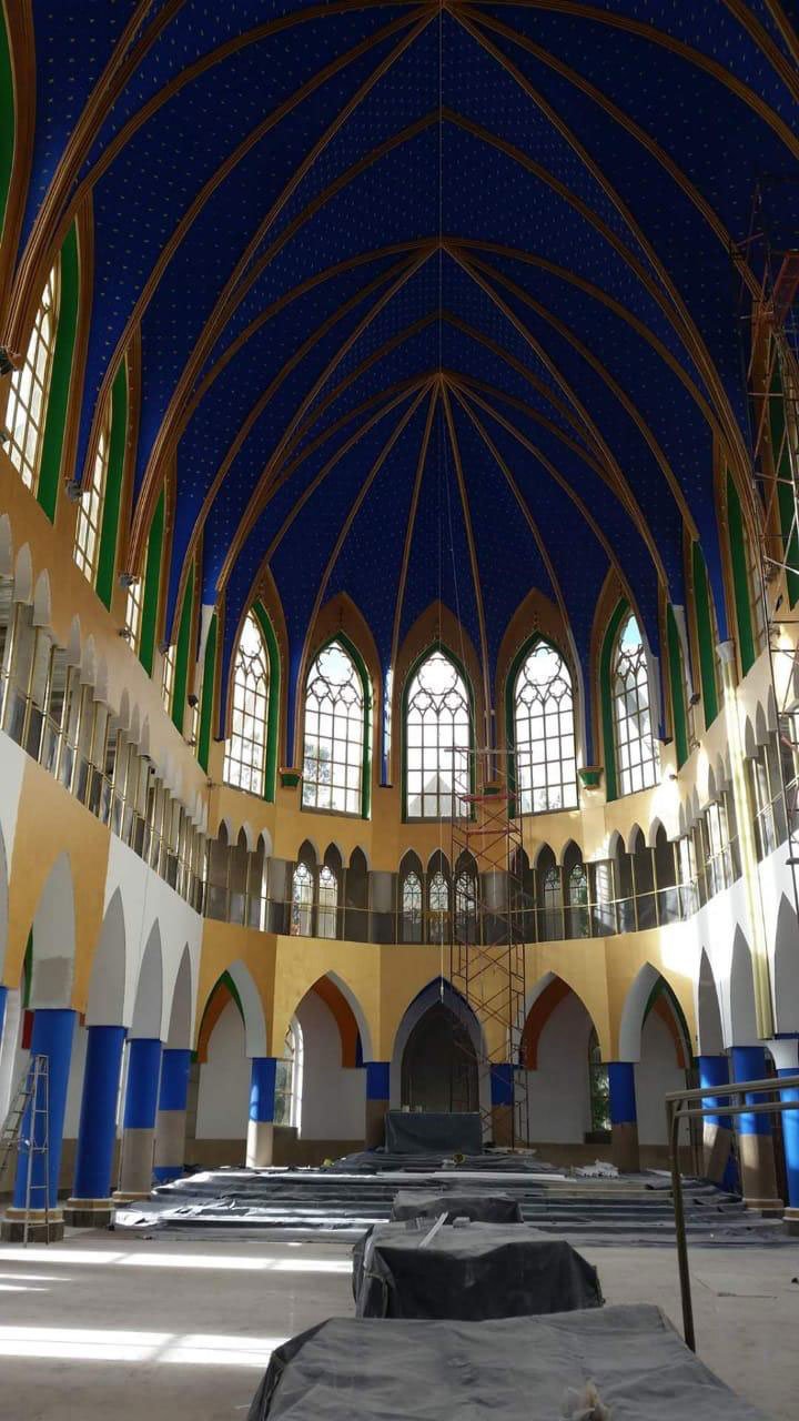 Fabricación de Ventanas y Rosetón para Iglesia en Bogotá