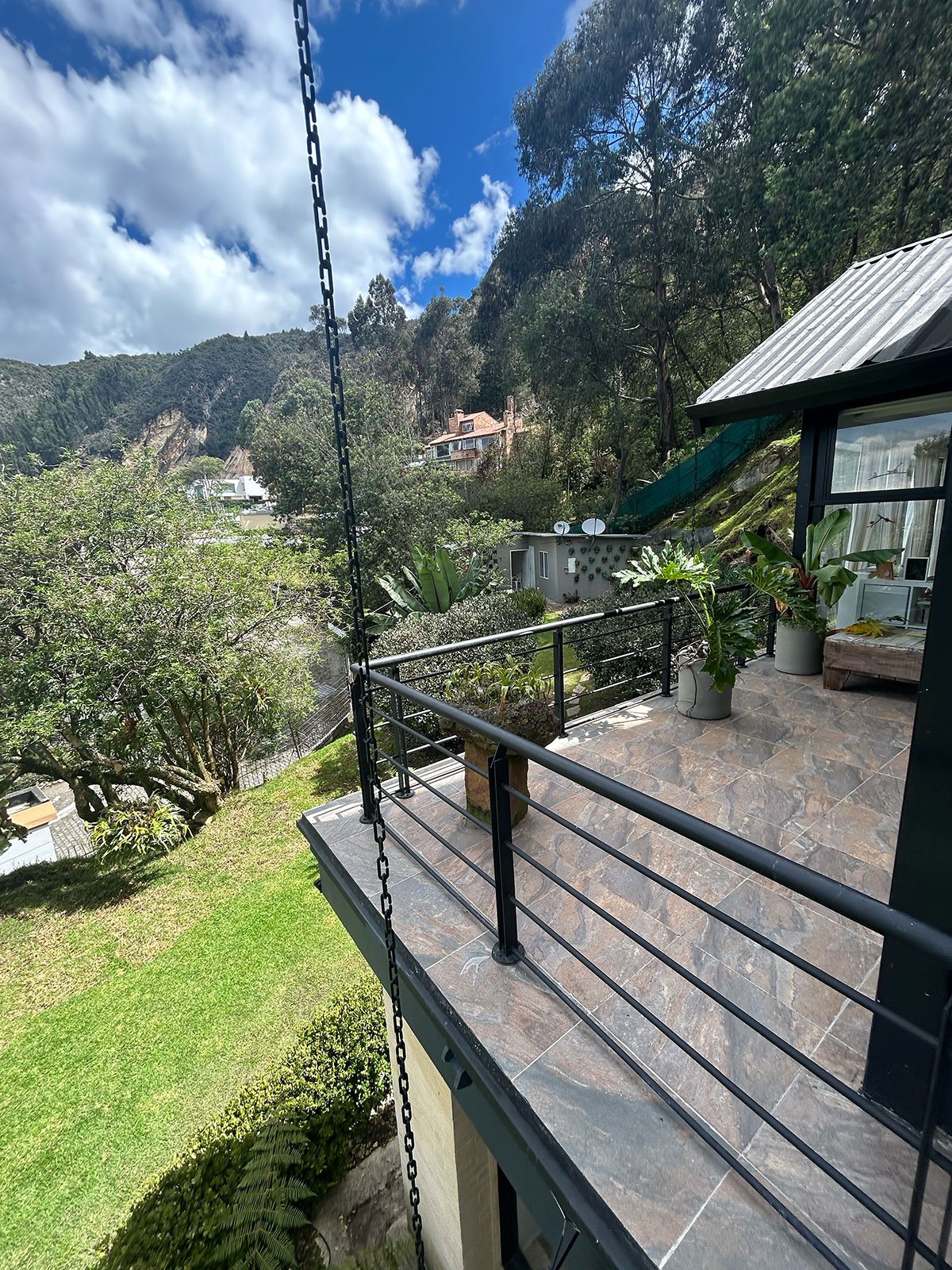 Ampliación de Oficina con Estructura Metálica y Vidrio en Bogotá