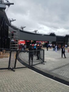 estructura para pantalla curva en corferias