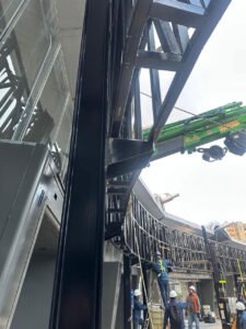 estructura para pantalla curva en corferias