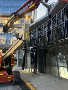 estructura para pantalla curva en corferias