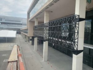 Estructura para pantalla en Corferias